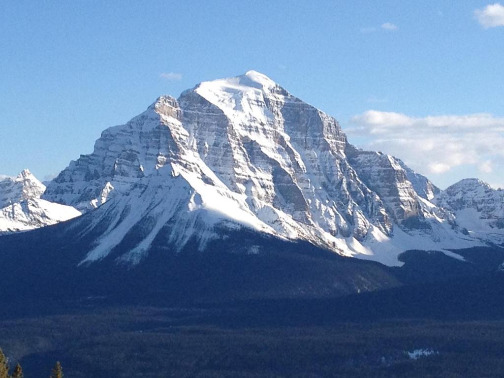 Canadian Rockies Inn - Adults Only Field Eksteriør bilde